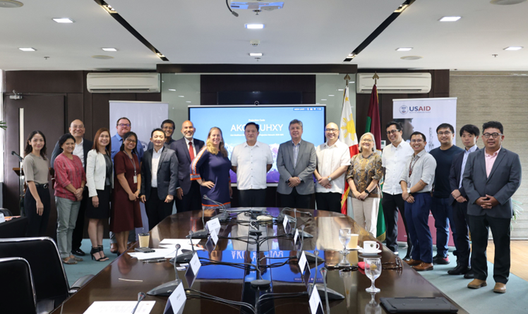 UP Diliman (UPD), through the Electrical and Electronics Engineering Institute (EEEI) of the UPD College of Engineering (COE), signed a memorandum of understanding (MOU) with the United States Agency for International Development (USAID)/Philippines to set up another laboratory on campus, the Open Radio Access Network (RAN) Laboratory.